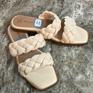 🍀Sale Time and Tru Women's Ivory Braided Sandals Sz 7 Wide